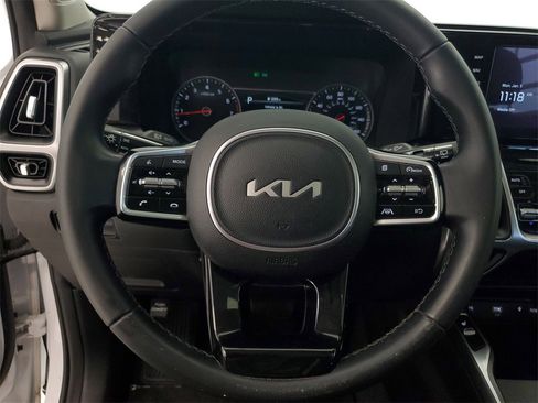 Used 2023 Kia Sorento S w/ Panoramic Sunroof Package image 16