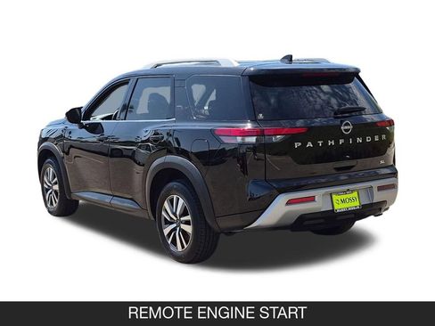Used 2025 Nissan Pathfinder SL FWD image 7