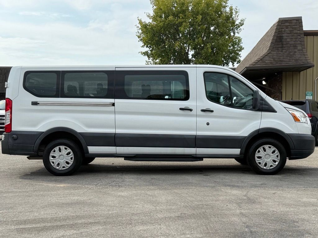 Used 2017 Ford Transit 350 XLT RWD image 6