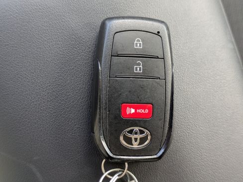 Used 2026 Toyota Prius LE FWD image 28