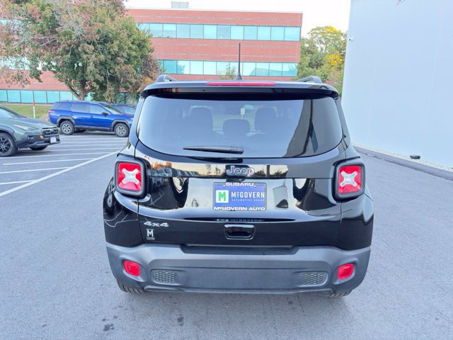 Used 2023 Jeep Renegade Latitude w/ Premium Group AWD/4WD image 7