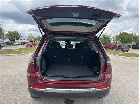 Certified 2024 Jeep Grand Cherokee Laredo X AWD/4WD image 31