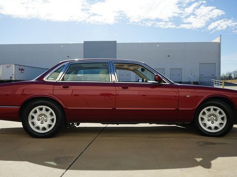 Used 1999 Jaguar XJ8 image 18