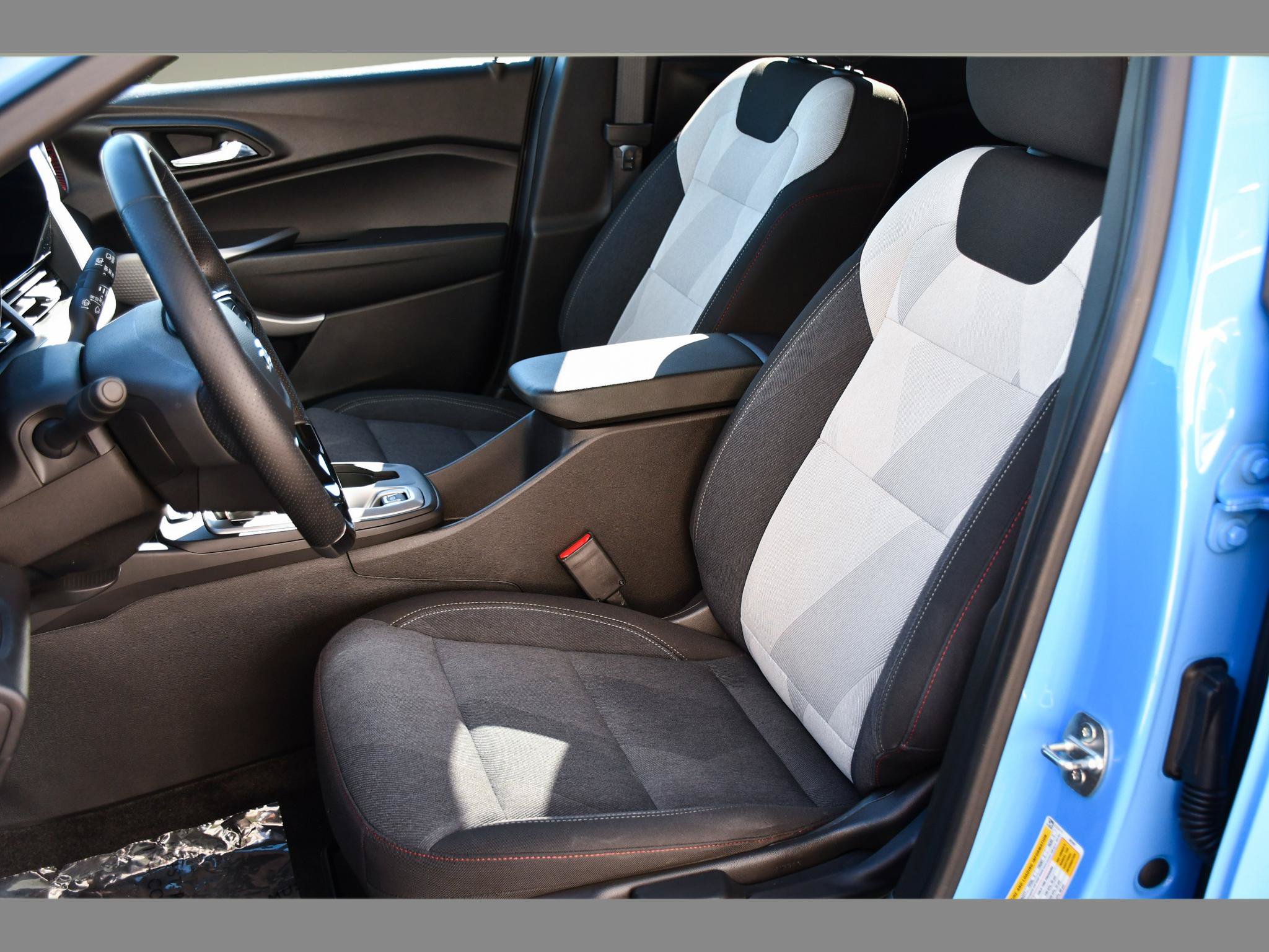 Used 2024 Chevrolet Trax RS w/ Driver Confidence Package FWD image 29