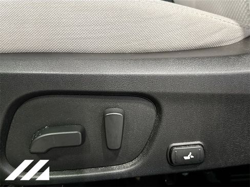 Used 2018 Subaru Forester 2.5i Premium w/ All-Weather Package image 20