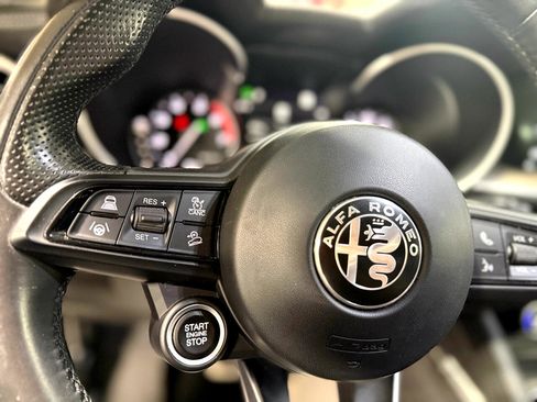 Used 2022 Alfa Romeo Stelvio Ti image 20