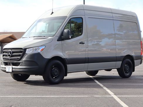 Used 2024 Mercedes-Benz Sprinter 2500 image 11
