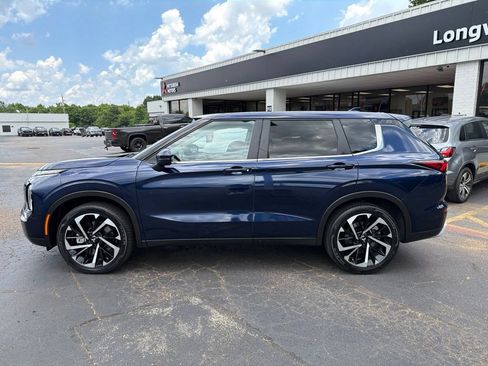 Used 2024 Mitsubishi Outlander SE Black Edition FWD image 6