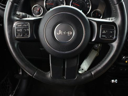 Used 2017 Jeep Wrangler Unlimited Sahara AWD/4WD image 23
