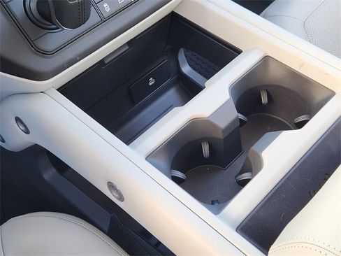 New 2026 Land Rover Defender 110 X-Dynamic SE image 14