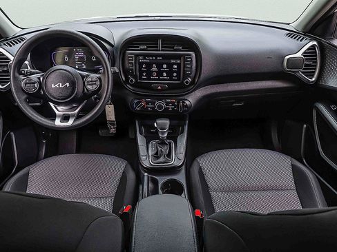Certified 2025 Kia Soul LX w/ LX Technology Package FWD image 19