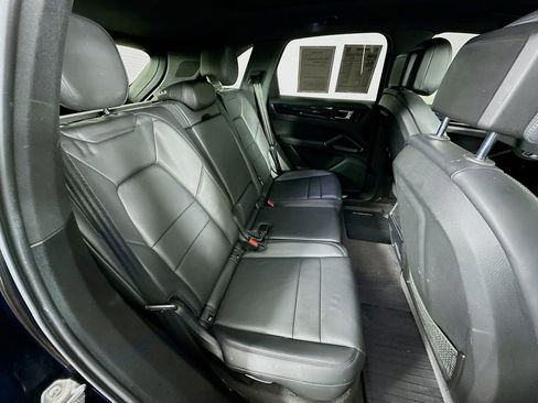 Used 2019 Porsche Cayenne image 35