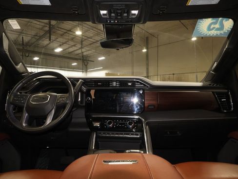 Certified 2025 GMC Sierra 3500 Denali Ultimate image 31