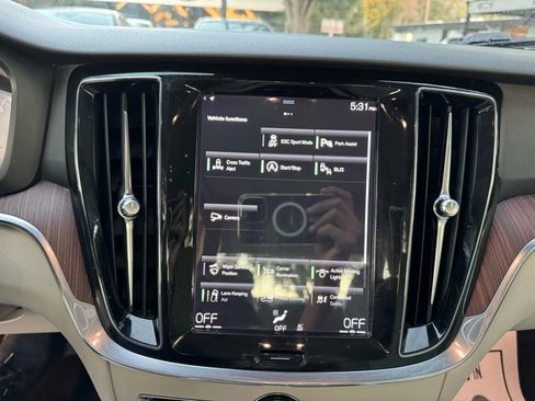 Used 2021 Volvo S60 T5 Momentum image 25