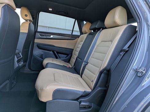 New 2026 Volkswagen Atlas Cross Sport SEL AWD/4WD image 16