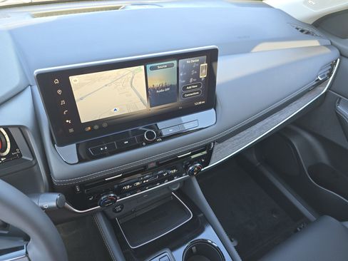 New 2026 Nissan Rogue Platinum w/ Platinum Premium Package image 37