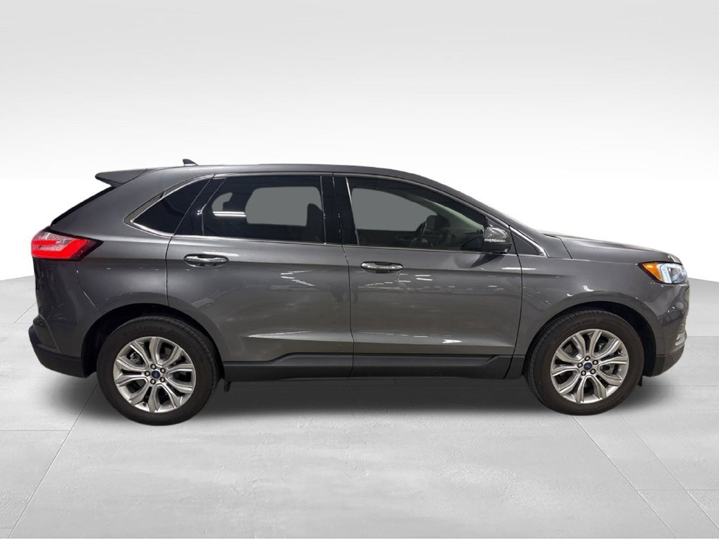 Used 2022 Ford Edge Titanium AWD/4WD image 5