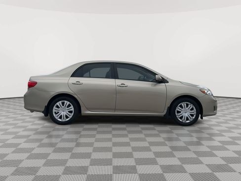 Used 2009 Toyota Corolla FWD image 2