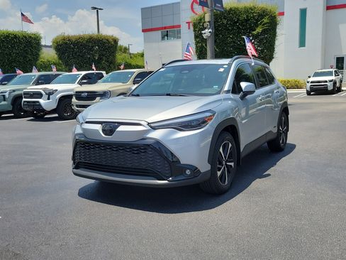 Used 2024 Toyota Corolla Cross AWD Hybrid w/ Convenience Package image 5