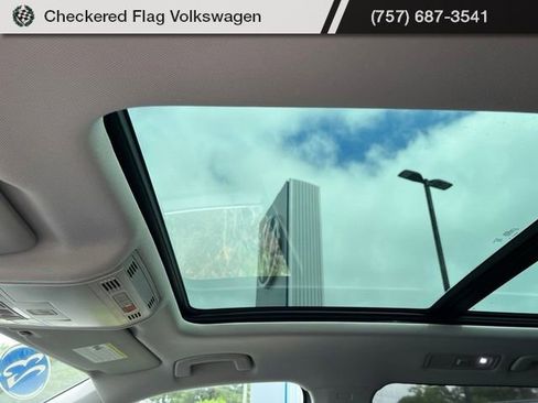 Used 2023 Volkswagen Tiguan SE FWD image 18