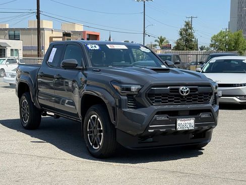 Used 2024 Toyota Tacoma TRD Sport w/ TRD Sport Premium Package AWD/4WD image 2