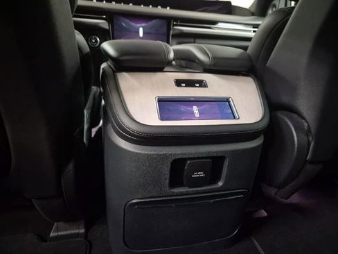Used 2025 Lincoln Navigator Reserve w/ Jet Appearance Package image 19