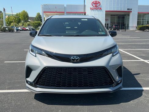 New 2026 Toyota Sienna XSE AWD/4WD image 2