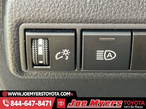 Used 2024 Toyota Corolla SE image 25