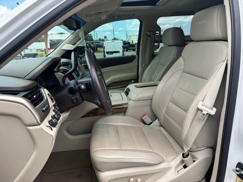 Used 2017 GMC Yukon Denali w/ Open Road Package AWD/4WD image 11