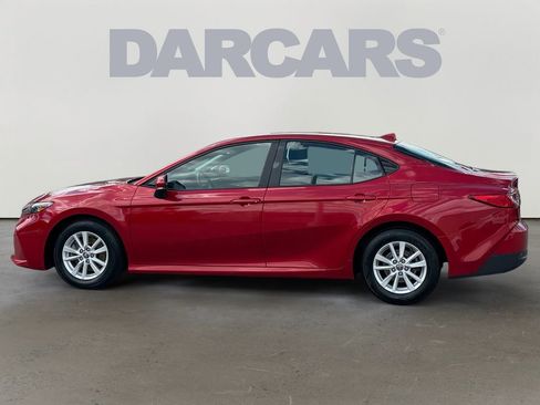 Used 2025 Toyota Camry LE FWD image 4