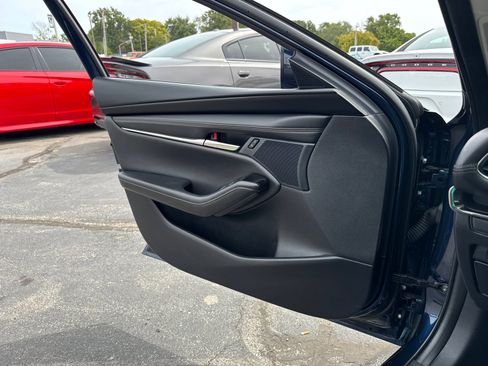 Used 2024 MAZDA MAZDA3 s image 17