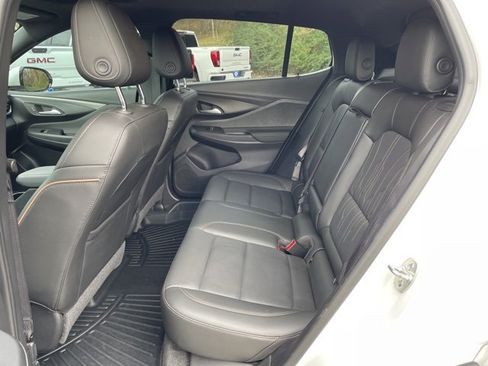 Used 2024 Buick Envista Avenir image 23