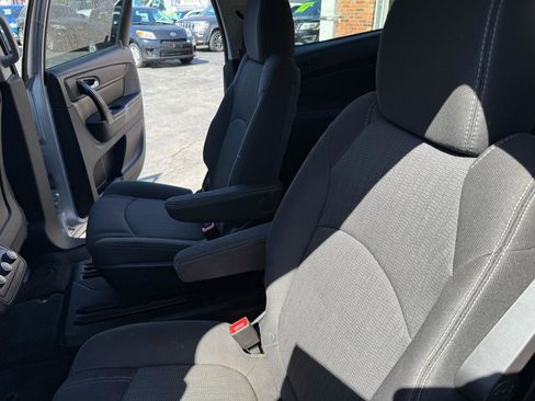 Used 2015 Chevrolet Traverse LT FWD image 25