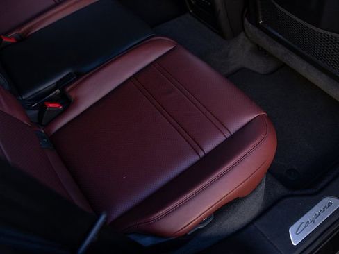 New 2026 Porsche Cayenne image 40