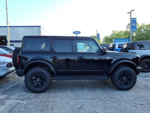 New 2026 Ford Bronco Outer Banks w/ Sasquatch Package AWD/4WD image 2