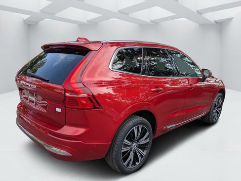 Certified 2022 Volvo XC60 T8 Inscription AWD/4WD image 3
