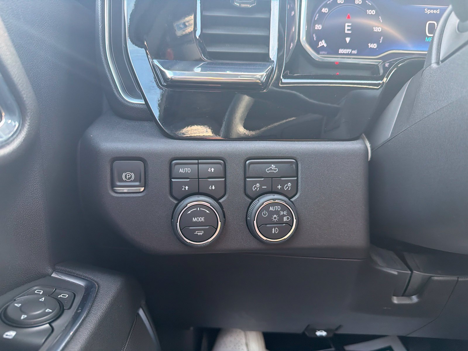 Certified 2024 Chevrolet Silverado 1500 RST AWD/4WD image 17