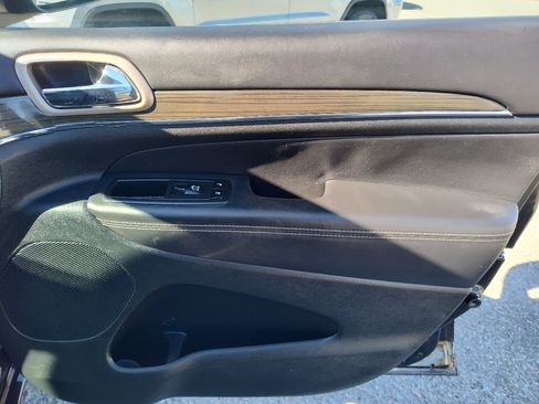 Used 2014 Jeep Grand Cherokee Overland image 25