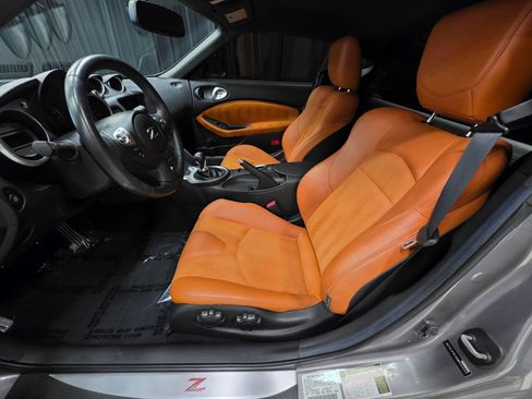 Used 2009 Nissan 370Z Touring w/ Sport Pkg RWD image 21