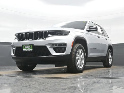 Used 2024 Jeep Grand Cherokee Limited image 25