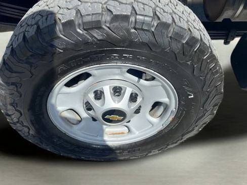 Used 2021 Chevrolet Silverado 2500 W/T AWD/4WD image 18