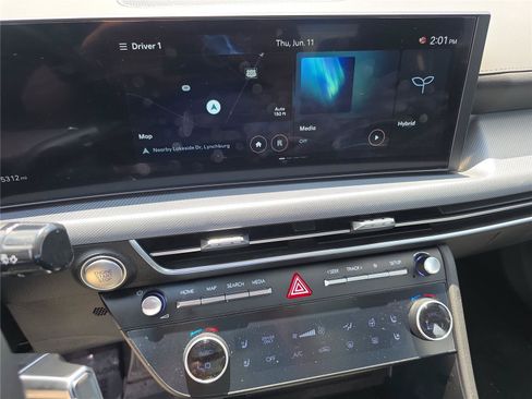 Certified 2025 Hyundai Sonata Limited FWD image 29