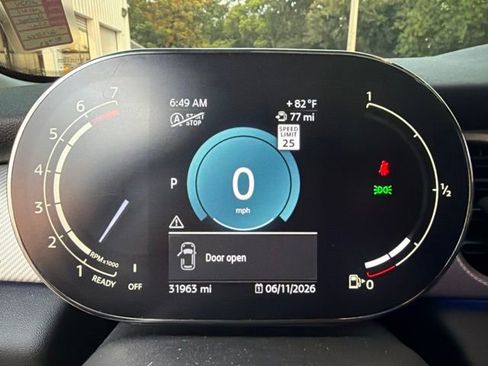 Used 2024 MINI Cooper 4-Door Hardtop FWD image 8