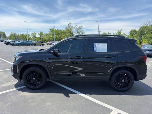 Used 2025 Honda Passport Black Edition image 3