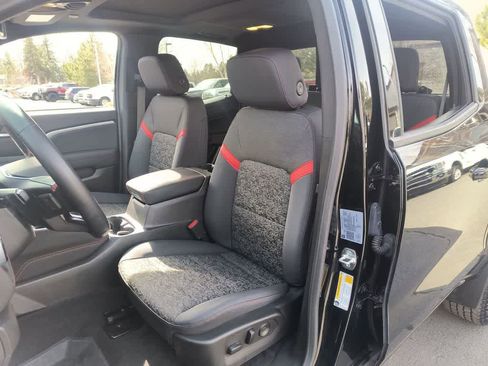 Used 2024 Chevrolet Colorado Z71 w/ Z71 Convenience Package 2 image 11