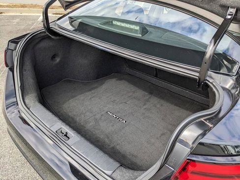 Used 2024 Nissan Sentra SV image 39