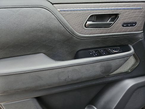 Certified 2025 INFINITI QX80 Autograph image 12