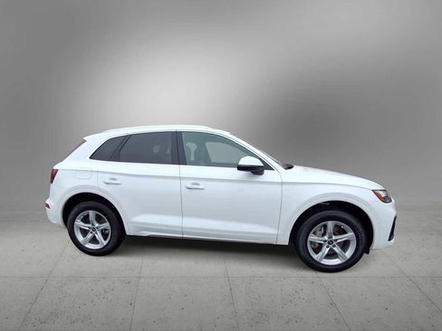 Used 2023 Audi Q5 2.0T Premium w/ Convenience Package image 9
