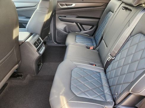 New 2026 Volkswagen Atlas Cross Sport SEL Premium R-Line AWD/4WD image 19