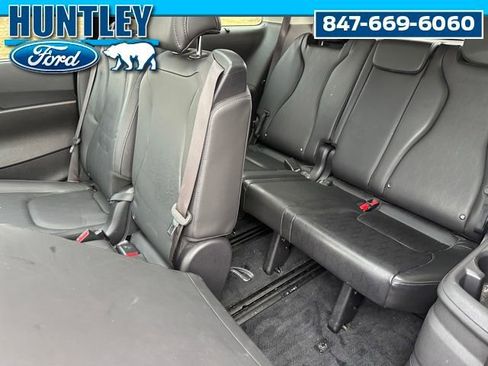 Used 2025 Kia Carnival SX w/ SX Dark Edition Package FWD image 16